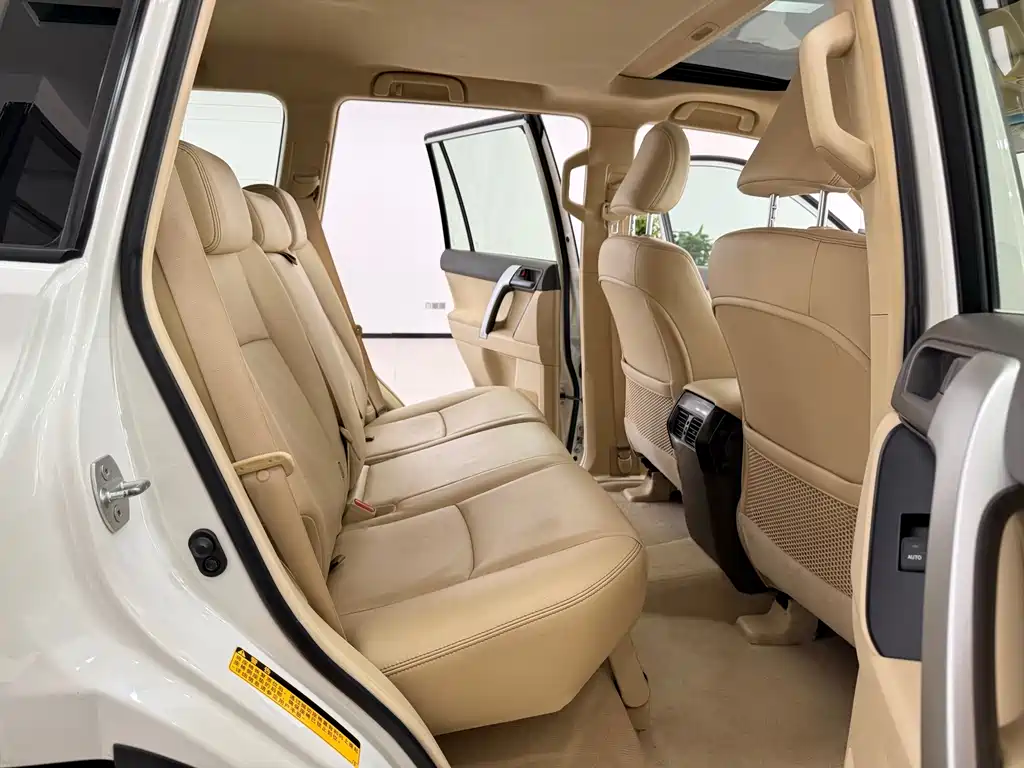 Toyota Prado 2016 — фото 13