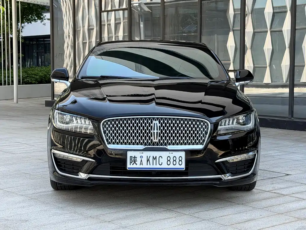 Lincoln MKZ 2018 — фото 2