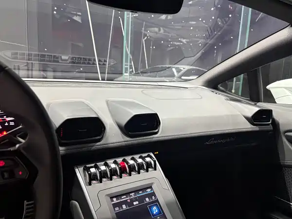 Lamborghini Huracan 2020