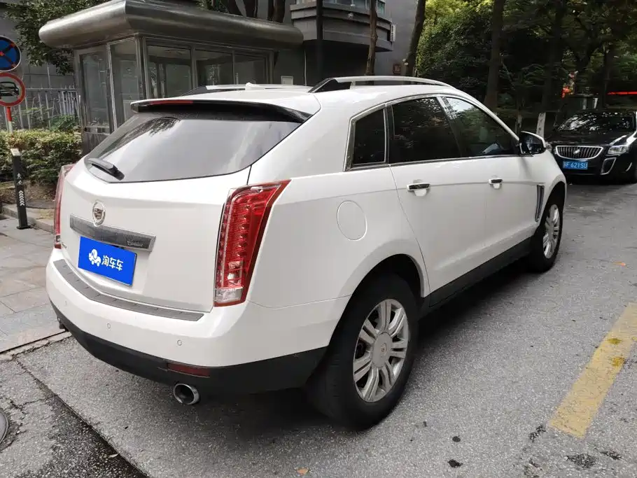 Cadillac SRX 2016 — фото 3