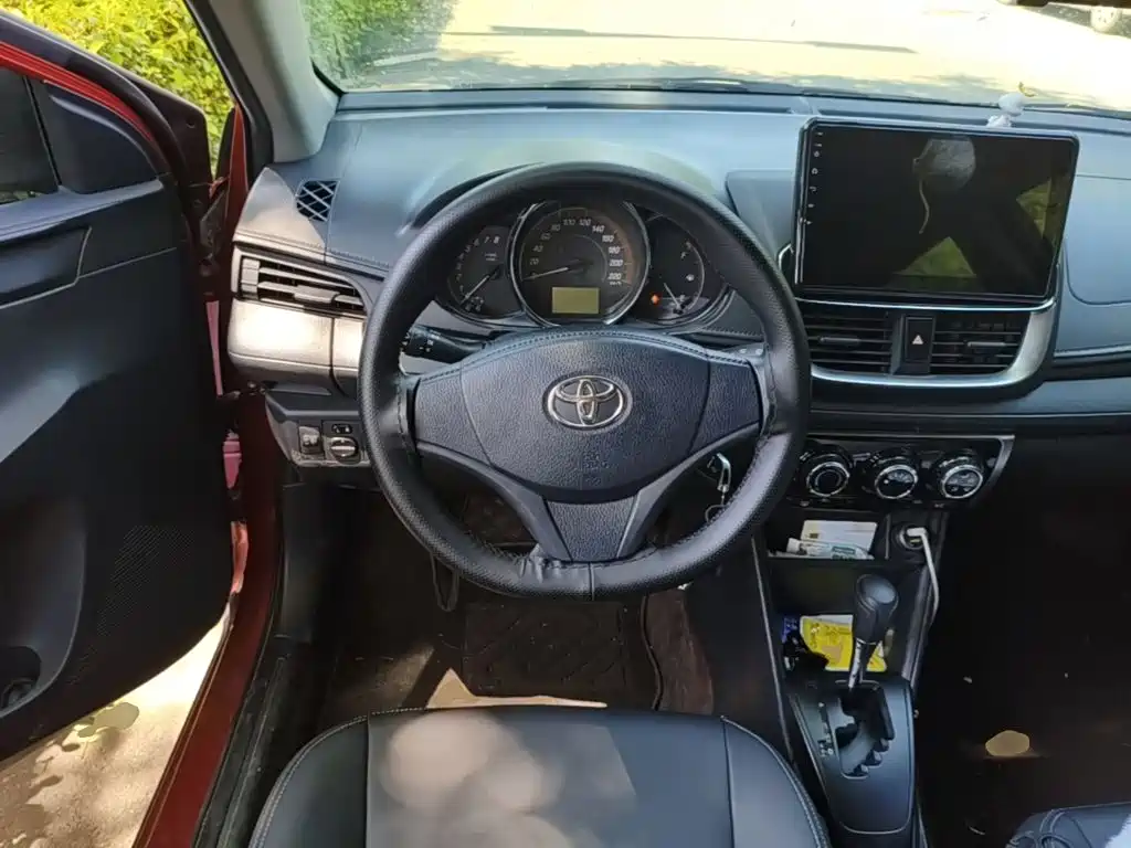 Toyota Yaris L 2021 — фото 11
