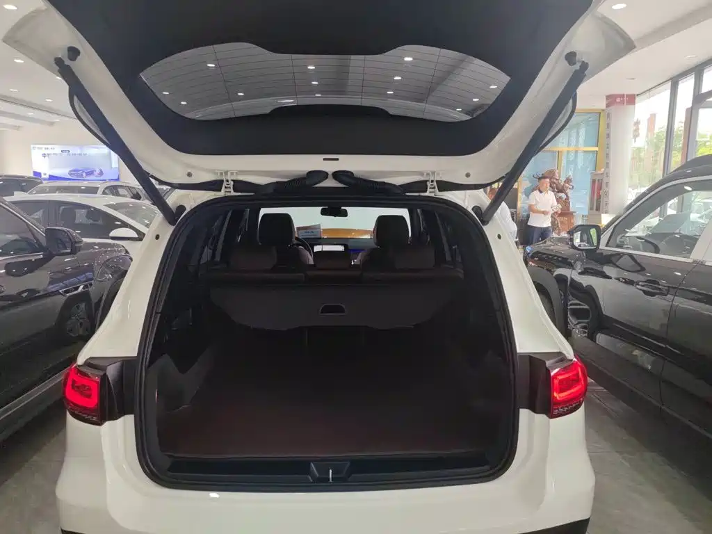 Mercedes-Benz GLB 2023 — фото 13