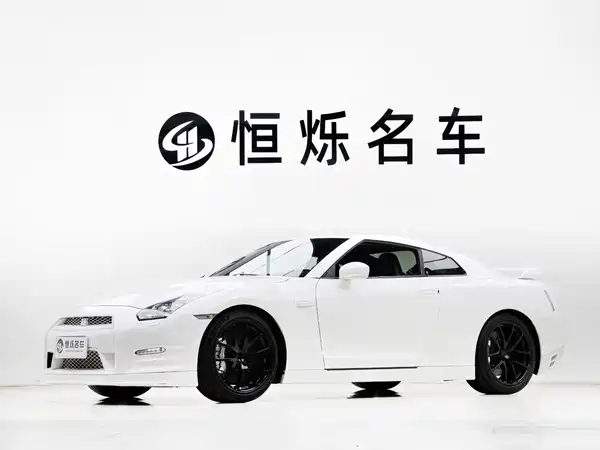Nissan GT-R 2012