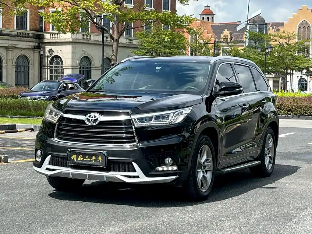 Toyota Highlander 2017 — фото 1
