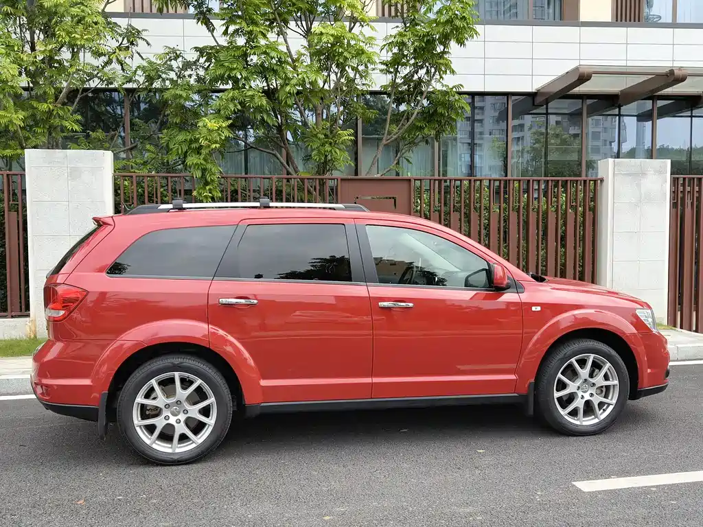 Dodge Journey 2017 — фото 18