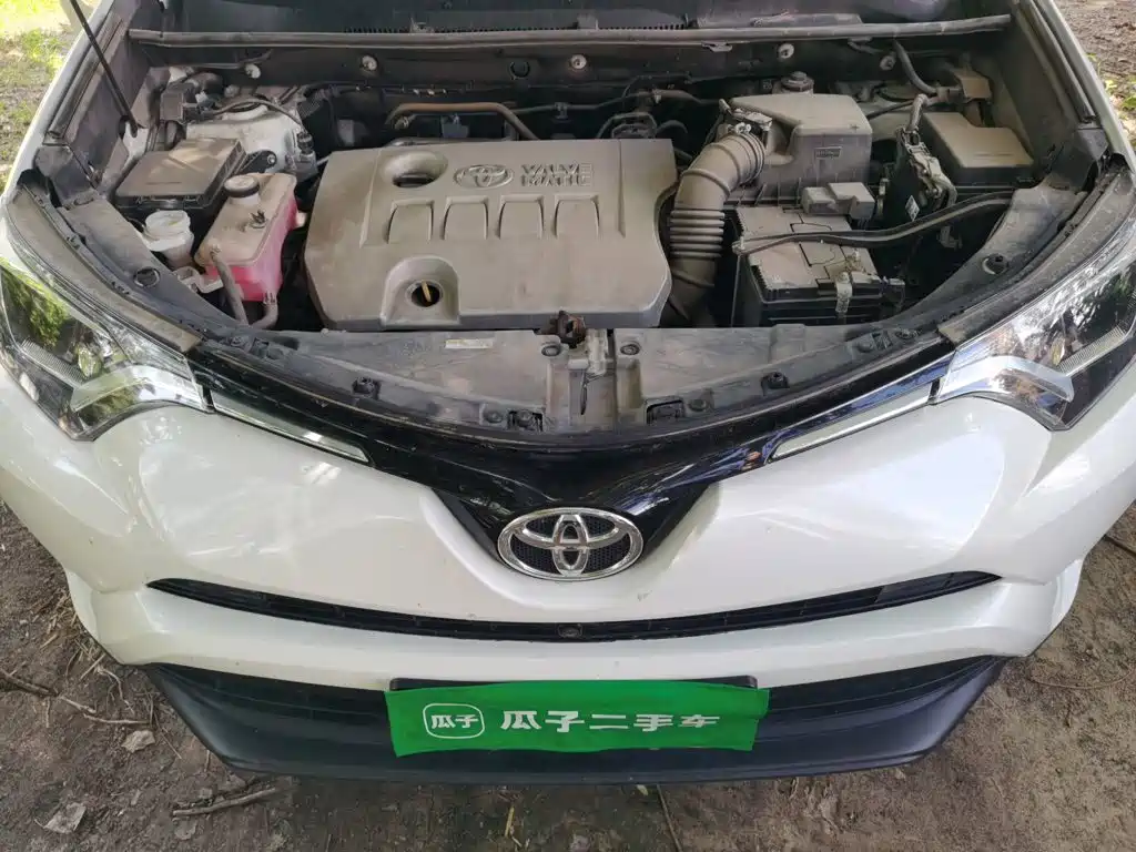 Toyota RAV4 2019 — фото 16
