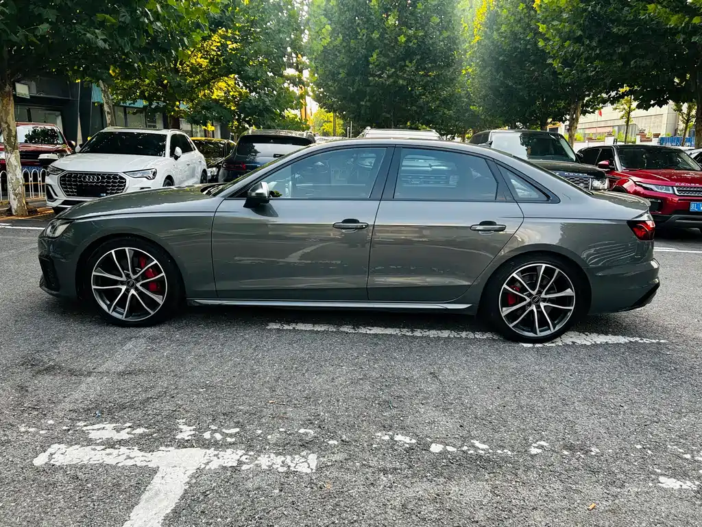 Audi S4 2024 — фото 4