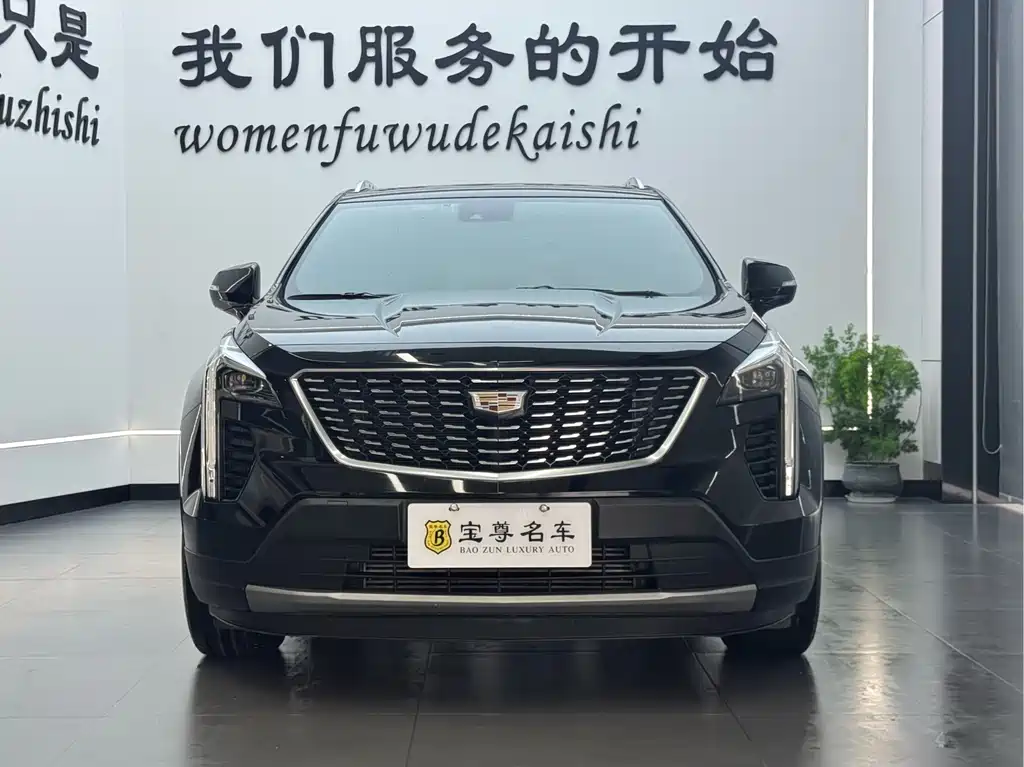 Cadillac XT4 2022 — фото 1