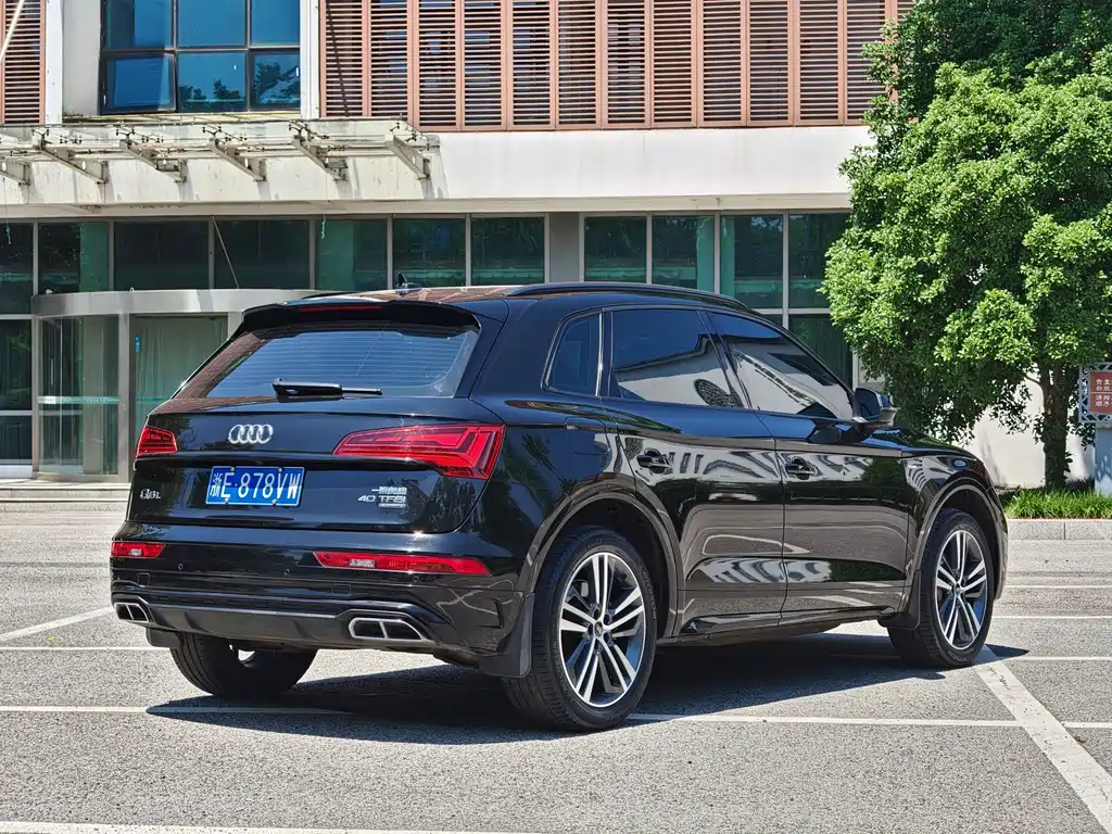 Audi Q5L 2023 — фото 6