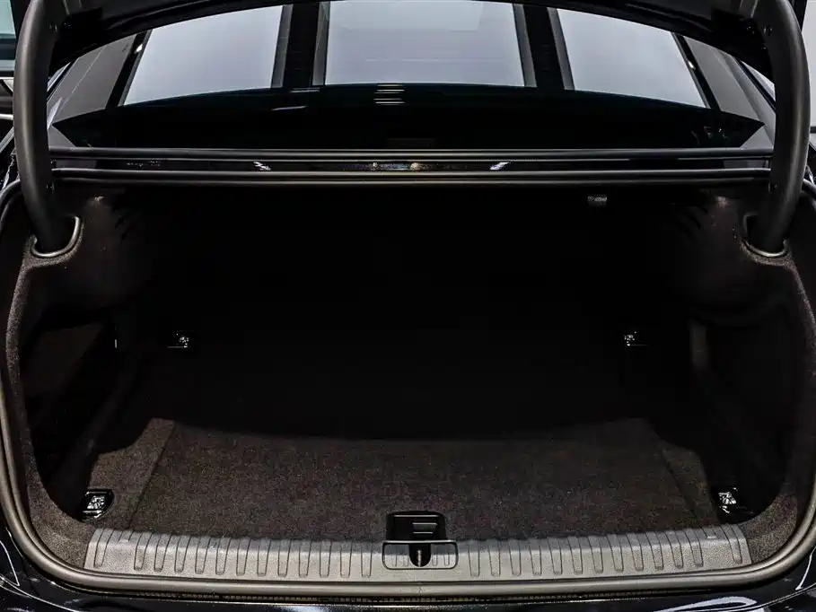 Audi A7L 2024 — фото 9