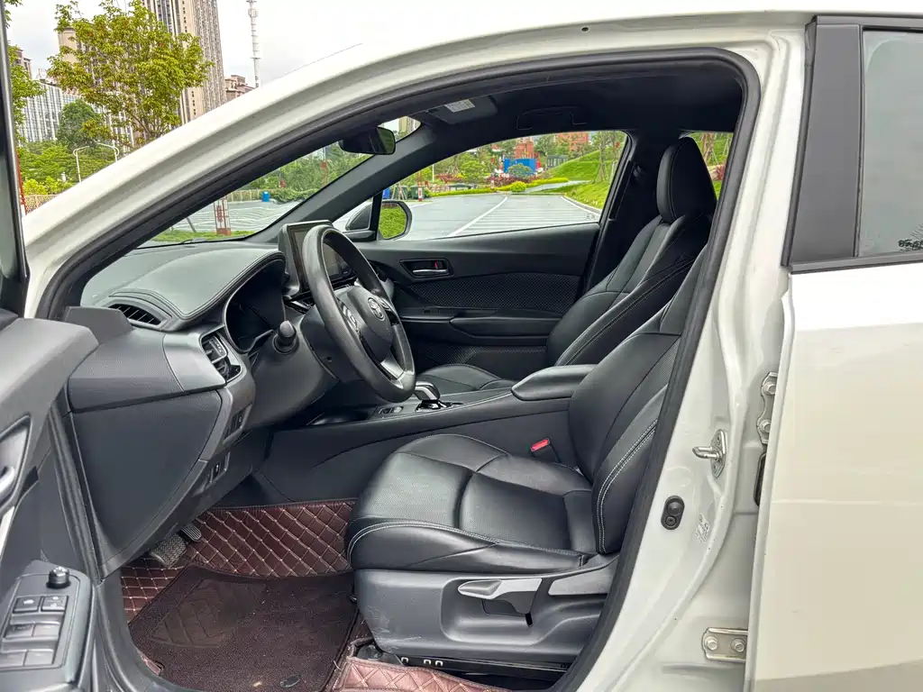 Toyota C-HR EV 2021 — фото 4