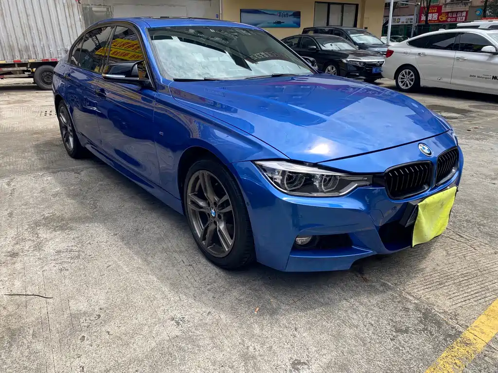 BMW 3 Series 2018 — фото 9