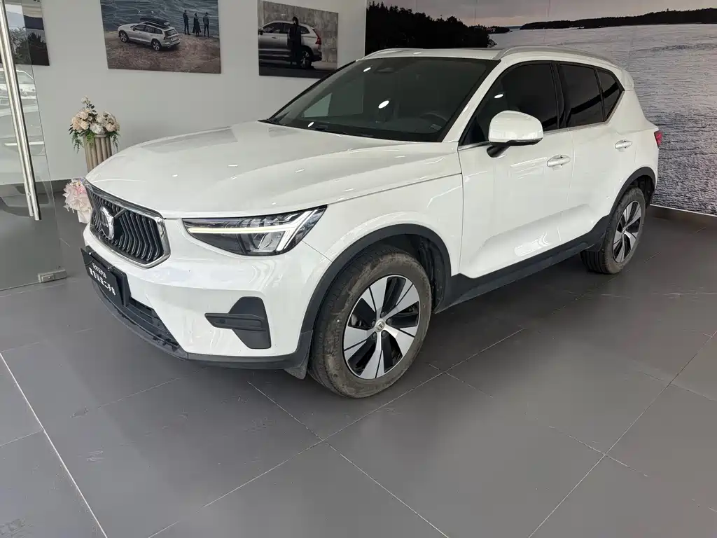 Volvo XC40 2024 — фото 2