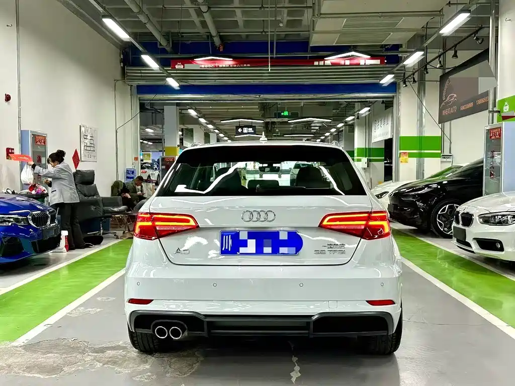 Audi A3 2018 — фото 10
