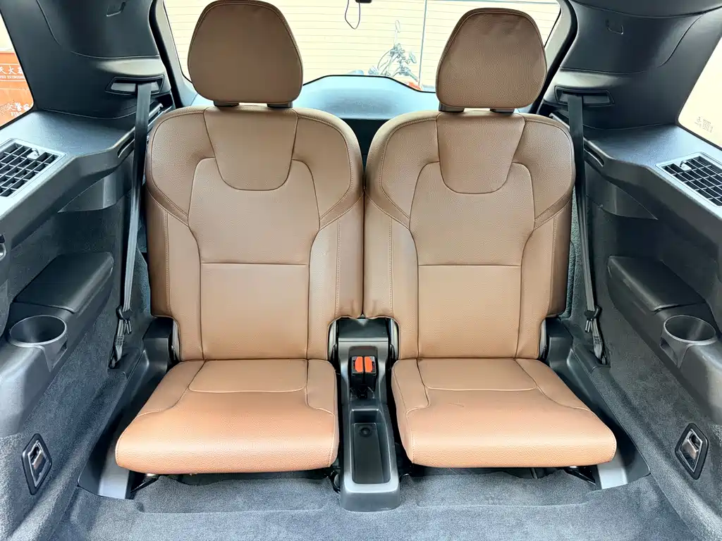 Volvo XC90 2021 — фото 24