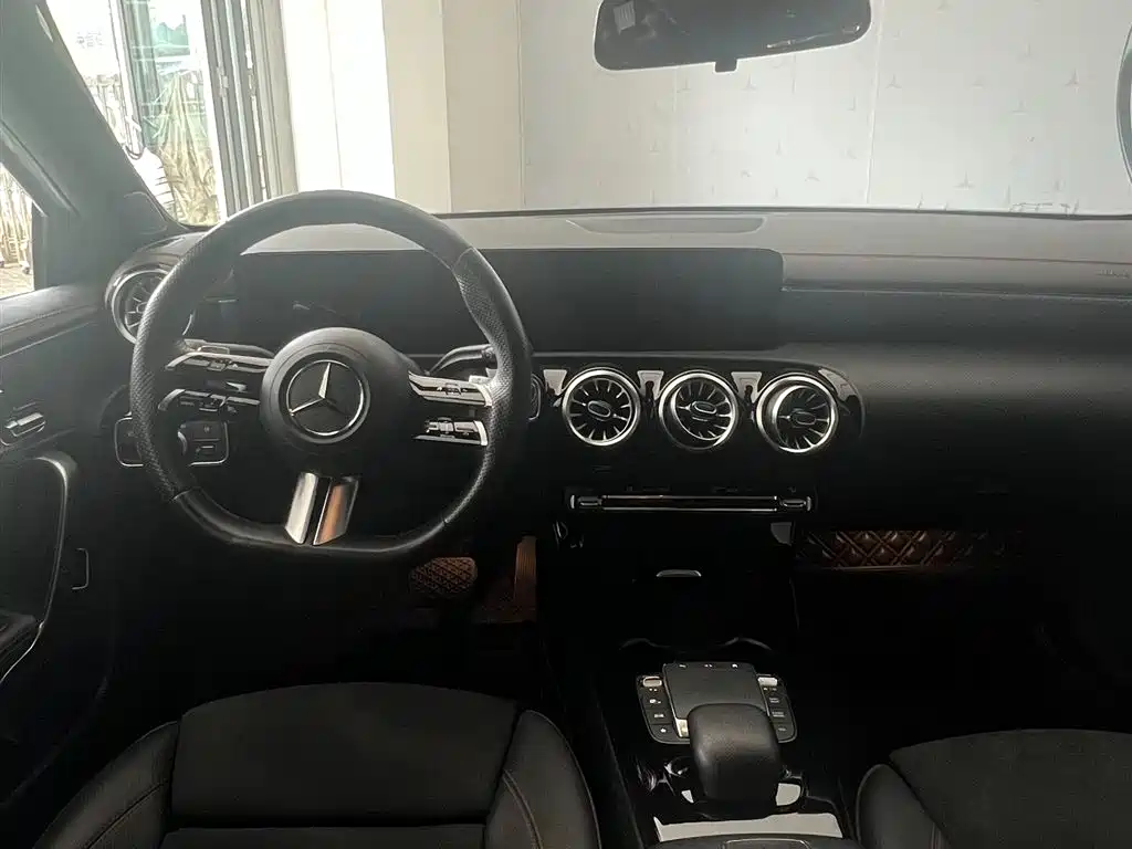 Mercedes-Benz A-Class 2023 — фото 5