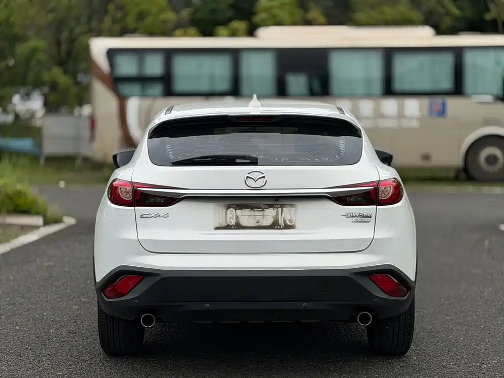 Mazda CX-4 2018 — фото 12