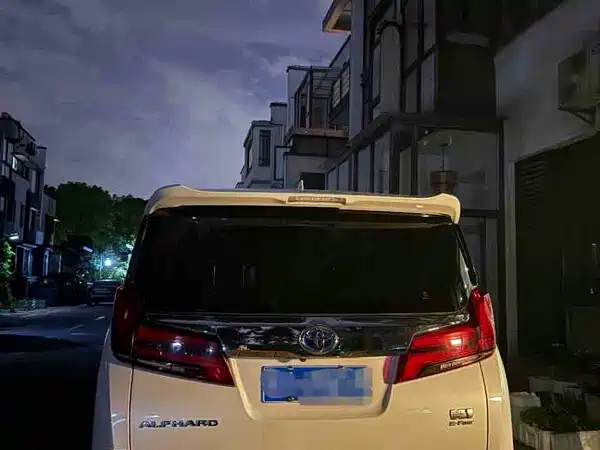 Toyota Alphard 2023