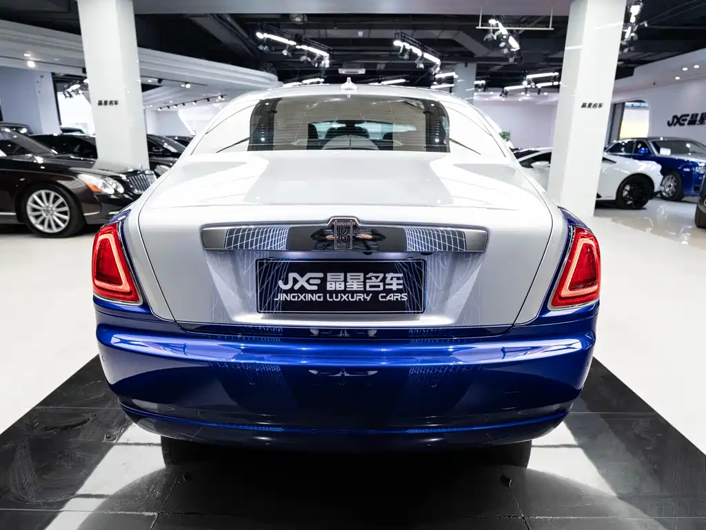 Rolls-Royce Ghost 2018 — фото 14