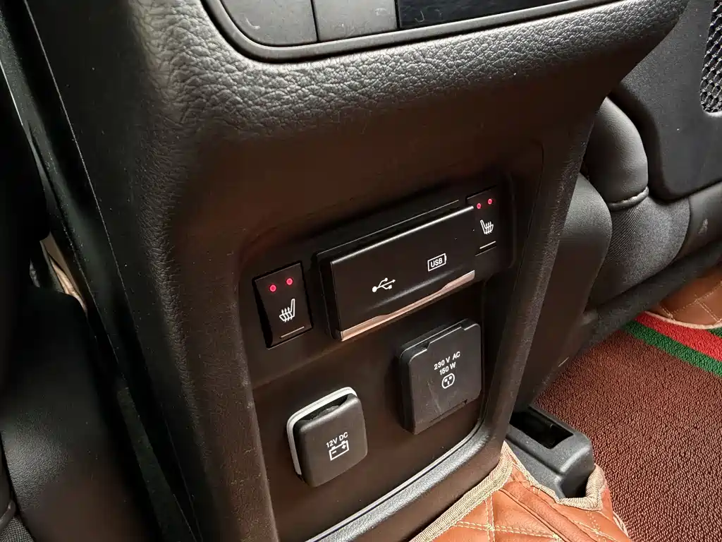 Jeep Grand Commander 2018 — фото 14