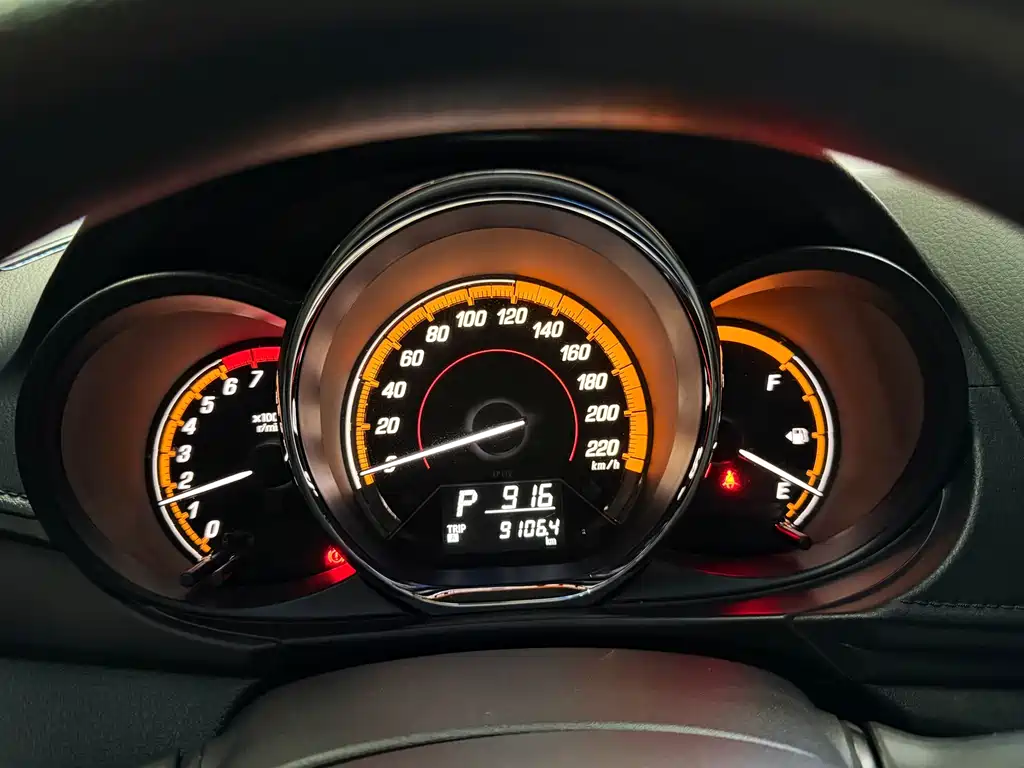 Toyota Yaris L 2022 — фото 14