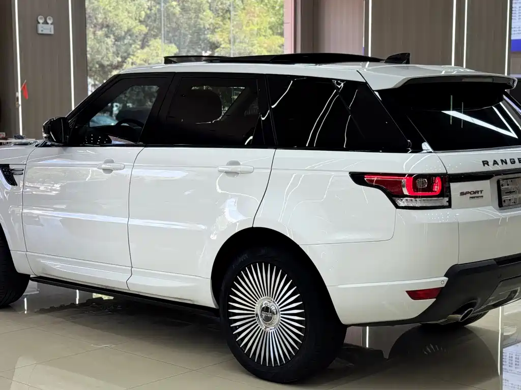 Land Rover Range Rover Sport 2017 — фото 4