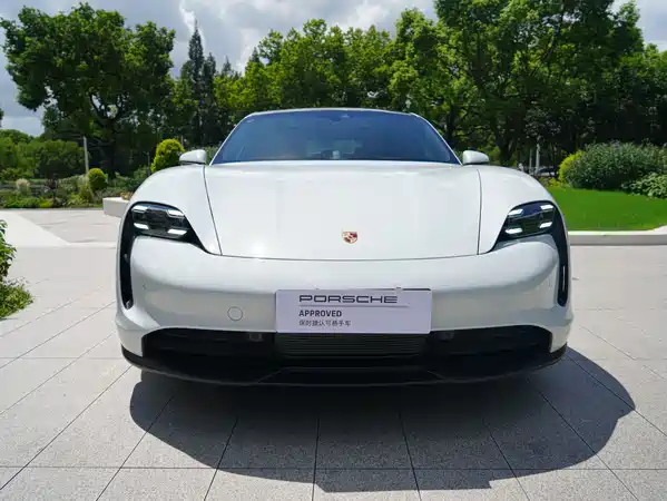 Porsche Taycan 2020