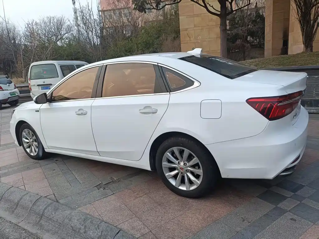 Roewe i6 New Energy 2019 — фото 13