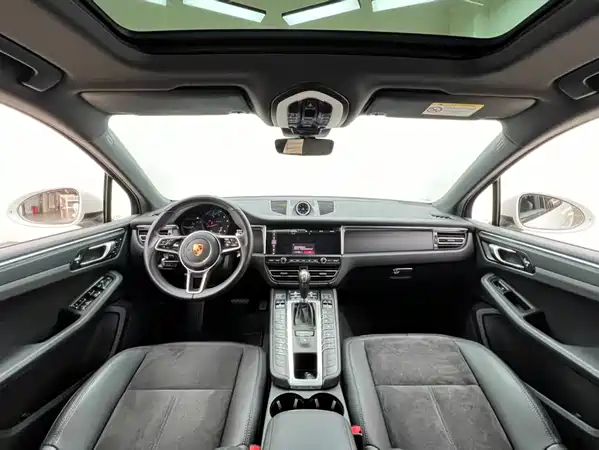Porsche Macan 2021