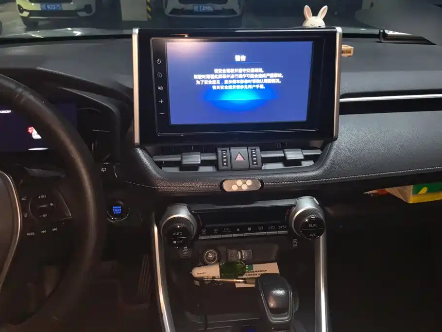 Toyota RAV4 2019 — фото 13