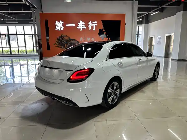 Mercedes-Benz C-Class 2021