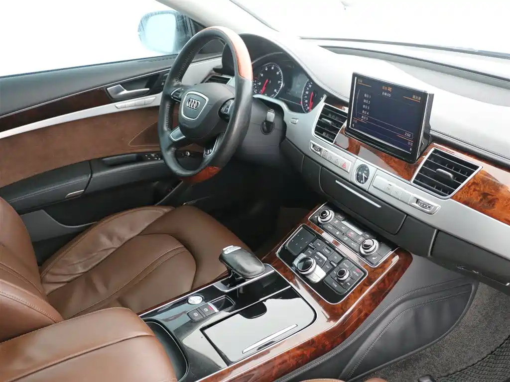 Audi A8 2014 — фото 14