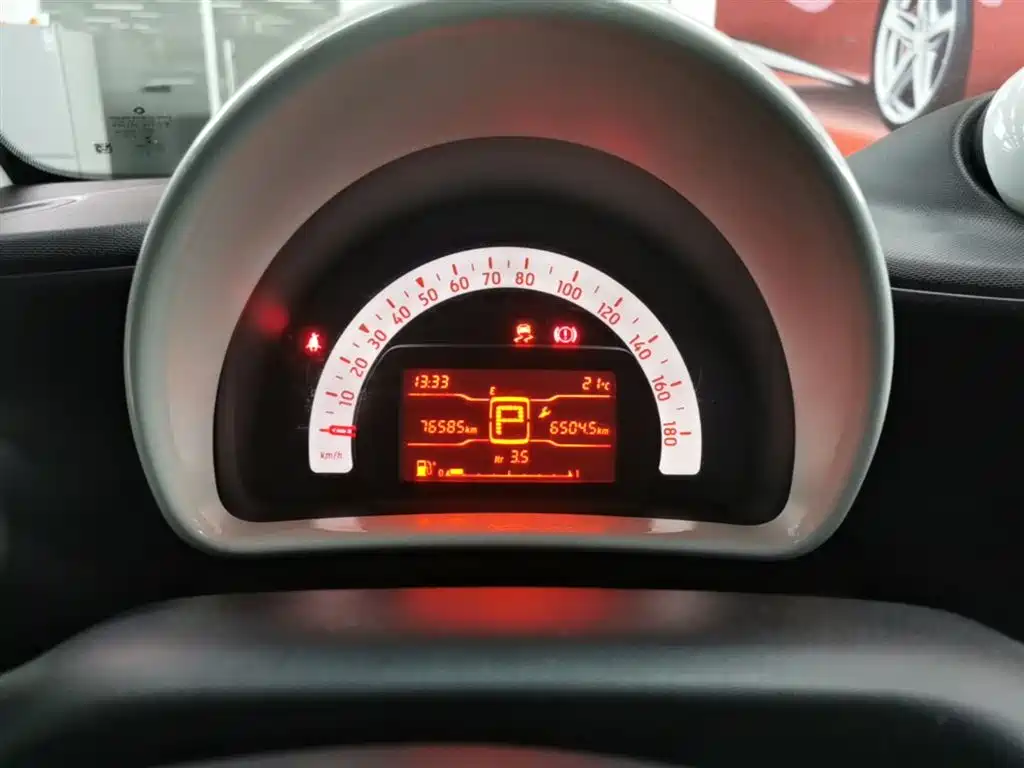 smart Fortwo 2018 — фото 12