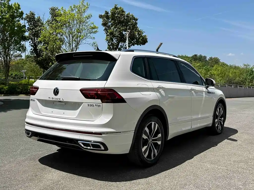 Volkswagen Tiguan L 2022 — фото 13