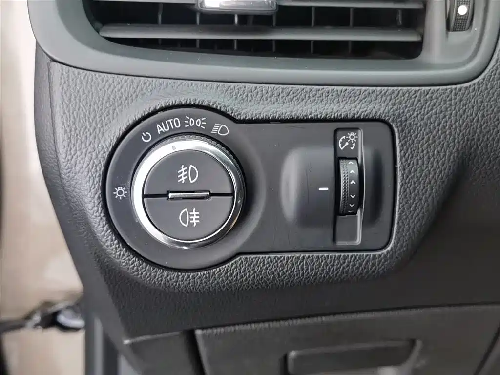 Buick Envision Plus 2015 — фото 21