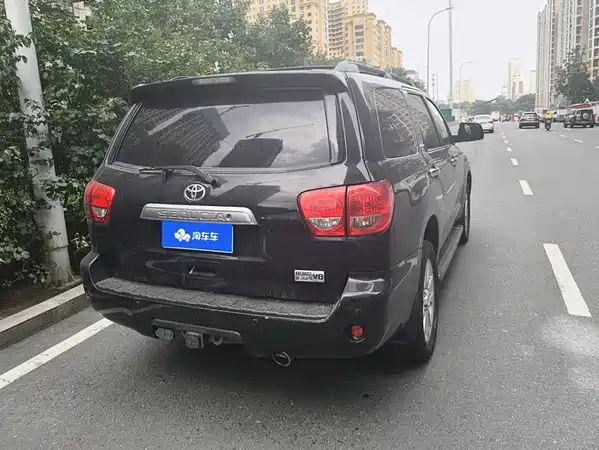 Toyota Sequoia 2012