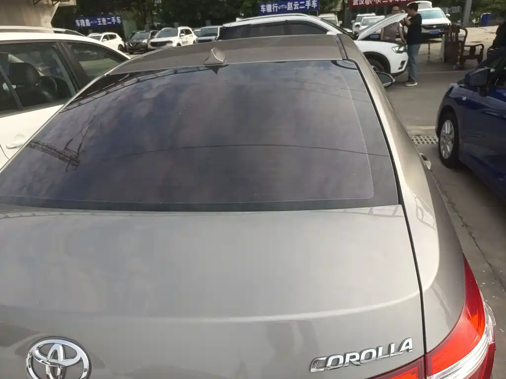 Toyota Corolla 2015 — фото 13