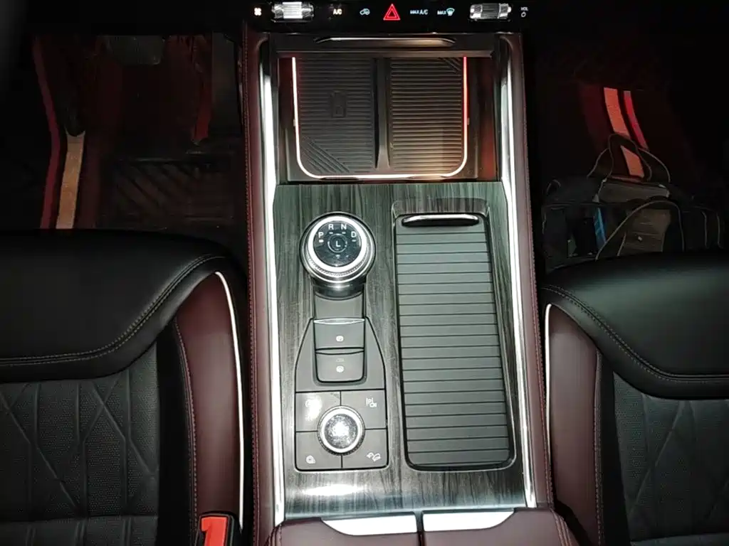 Ford Explorer 2023 — фото 14