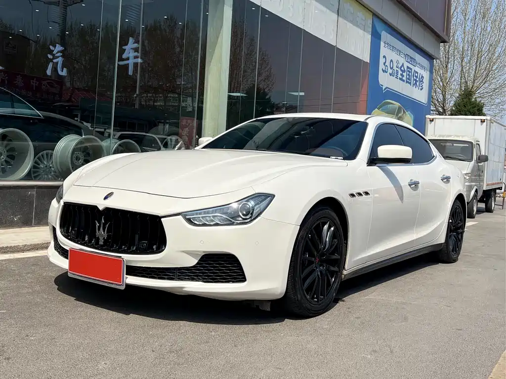Maserati Ghibli 2015 — фото 1