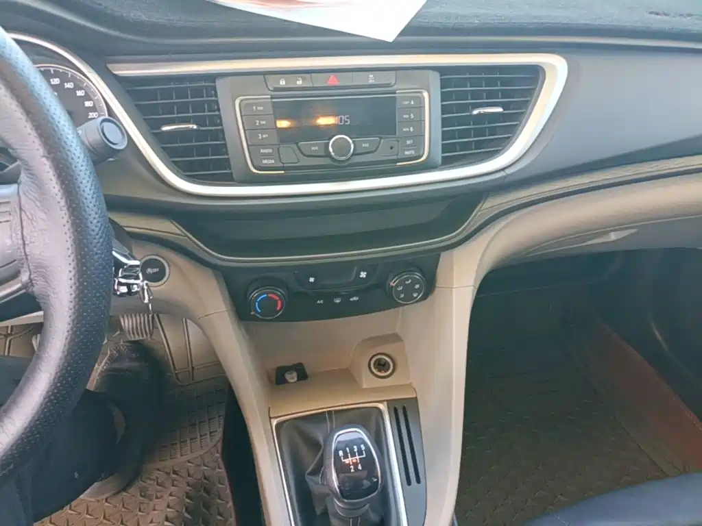 Buick Excelle 2016 — фото 13