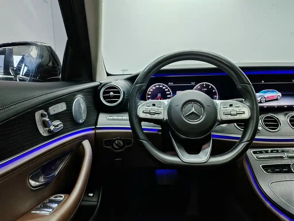Mercedes-Benz E-Class 2020 — фото 9