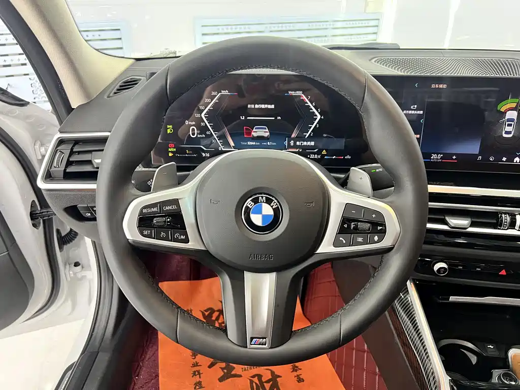 BMW 3 Series 2023 — фото 10