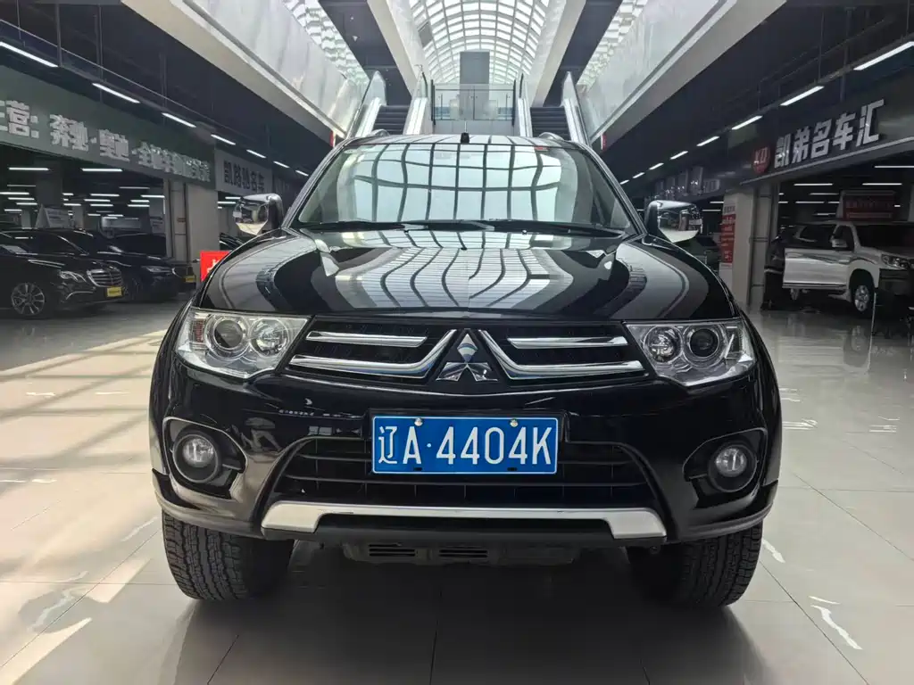 Mitsubishi Pajero Sport 2014 — фото 2