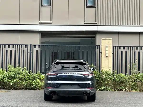 Porsche Cayenne 2022