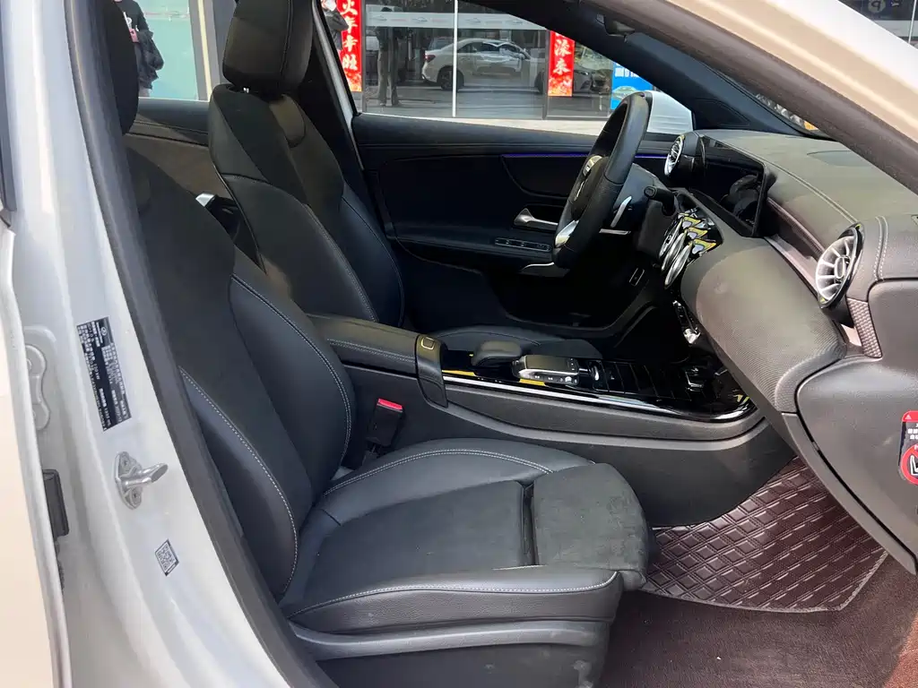 Mercedes-Benz A-Class 2023 — фото 11