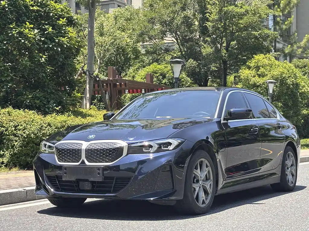 BMW i3 2025 — фото 1