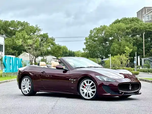 Maserati Grancabrio 2014