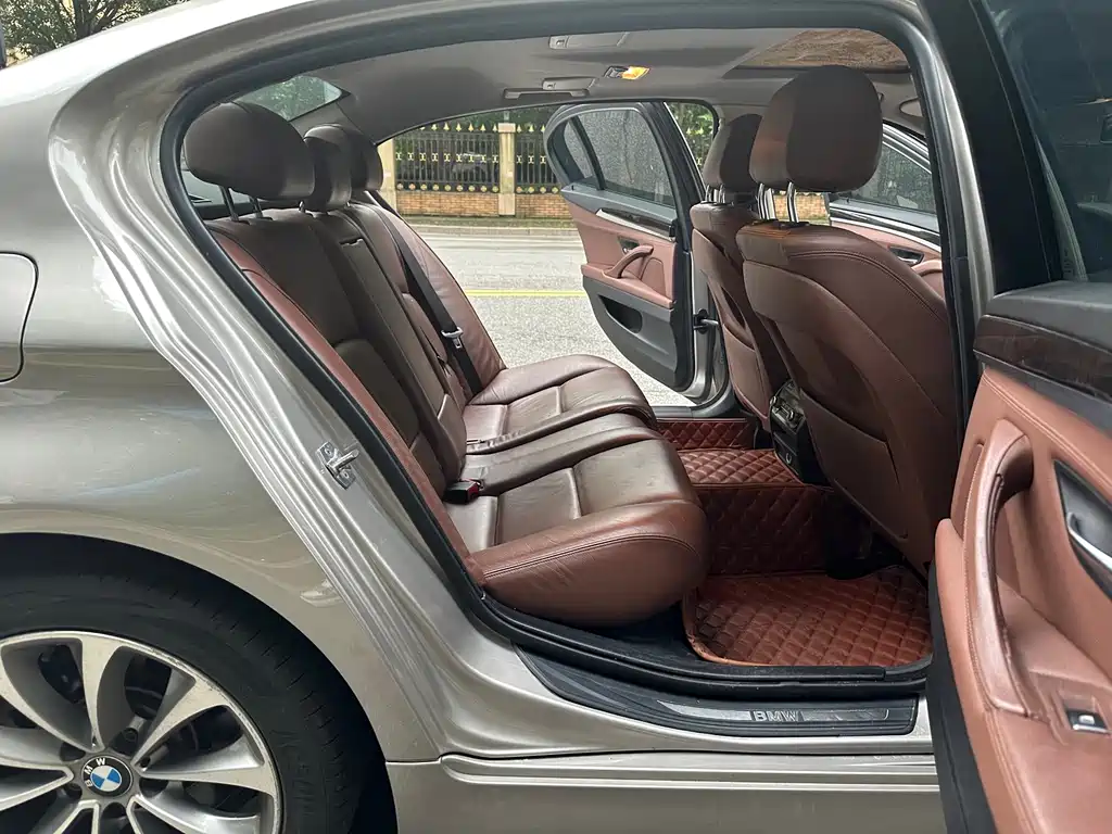 BMW 5 Series 2016 — фото 15
