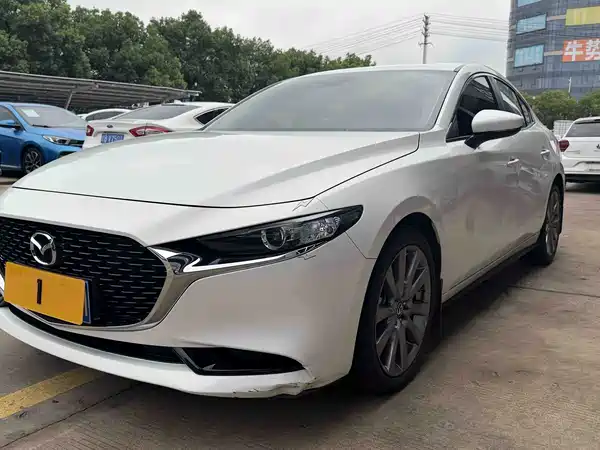 Mazda 3 Axela 2021
