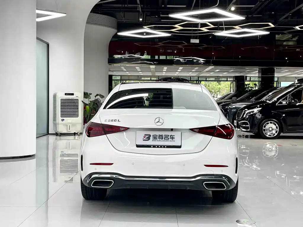 Mercedes-Benz C-Class 2024 — фото 12